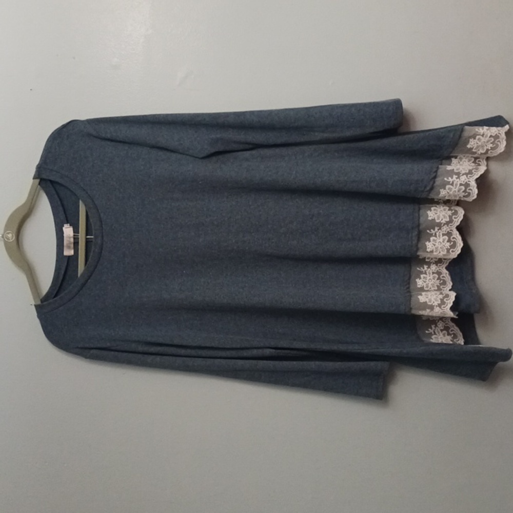 Wekili size large women's  long sleeves blue tunic top.